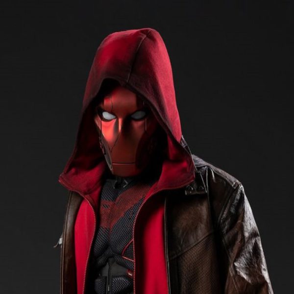 Показали как будет выглядеть костюм Красного Колпака в 3 сезоне Титанов