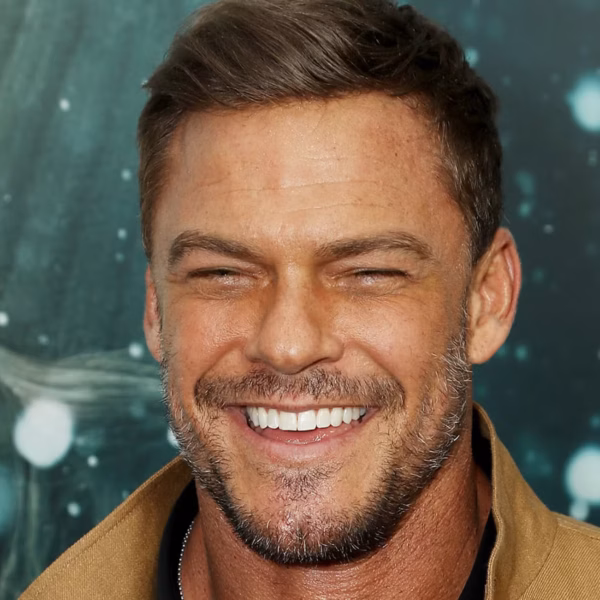 Alan Ritchson DC