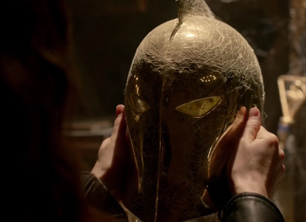 Helmet of Fate DC